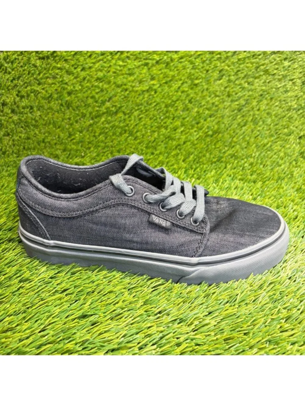 Vans Chukka Low Pro Mens Size 7 Black Gray Athletic Walking Skate Shoes Sneakers